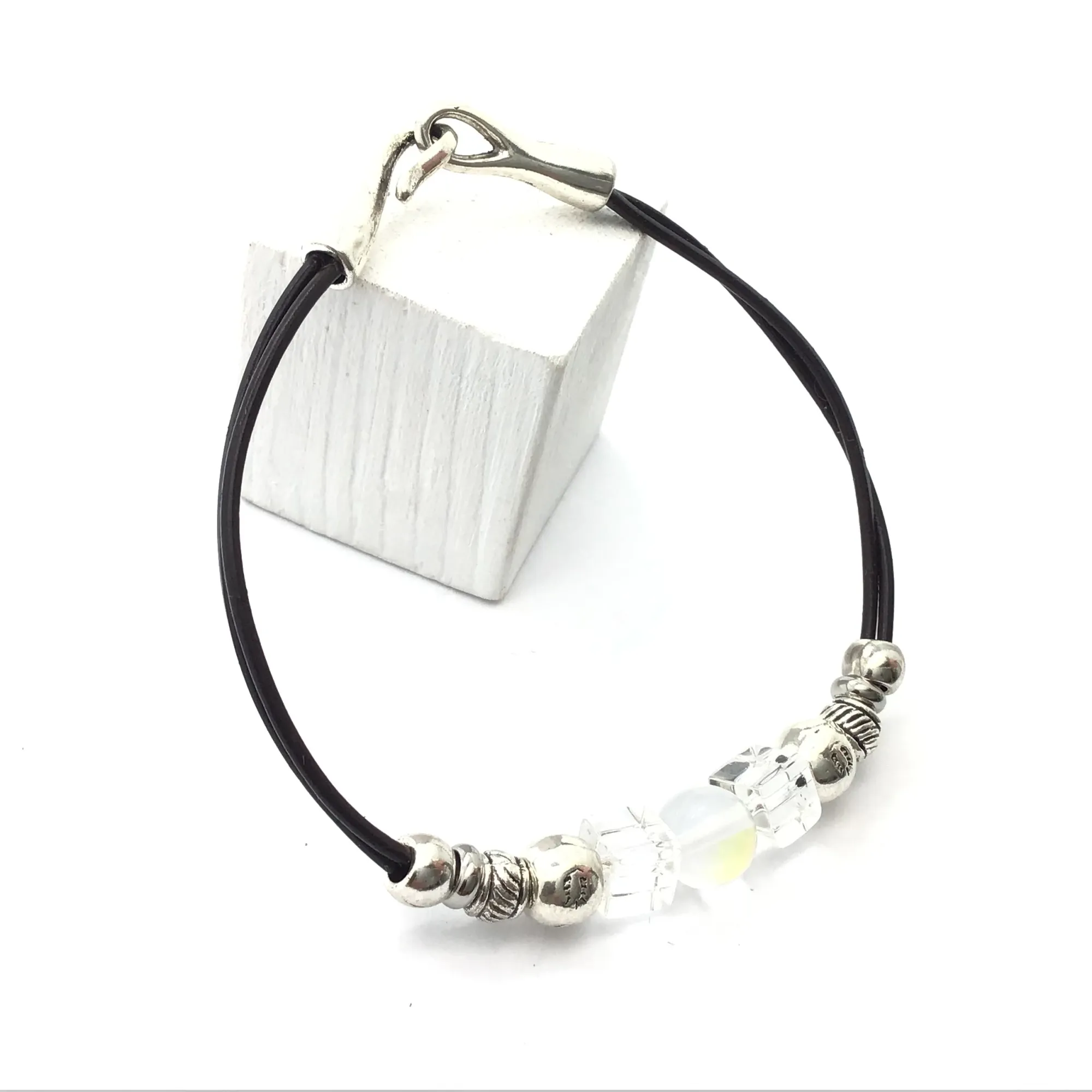 Pulsera de abalorios varios