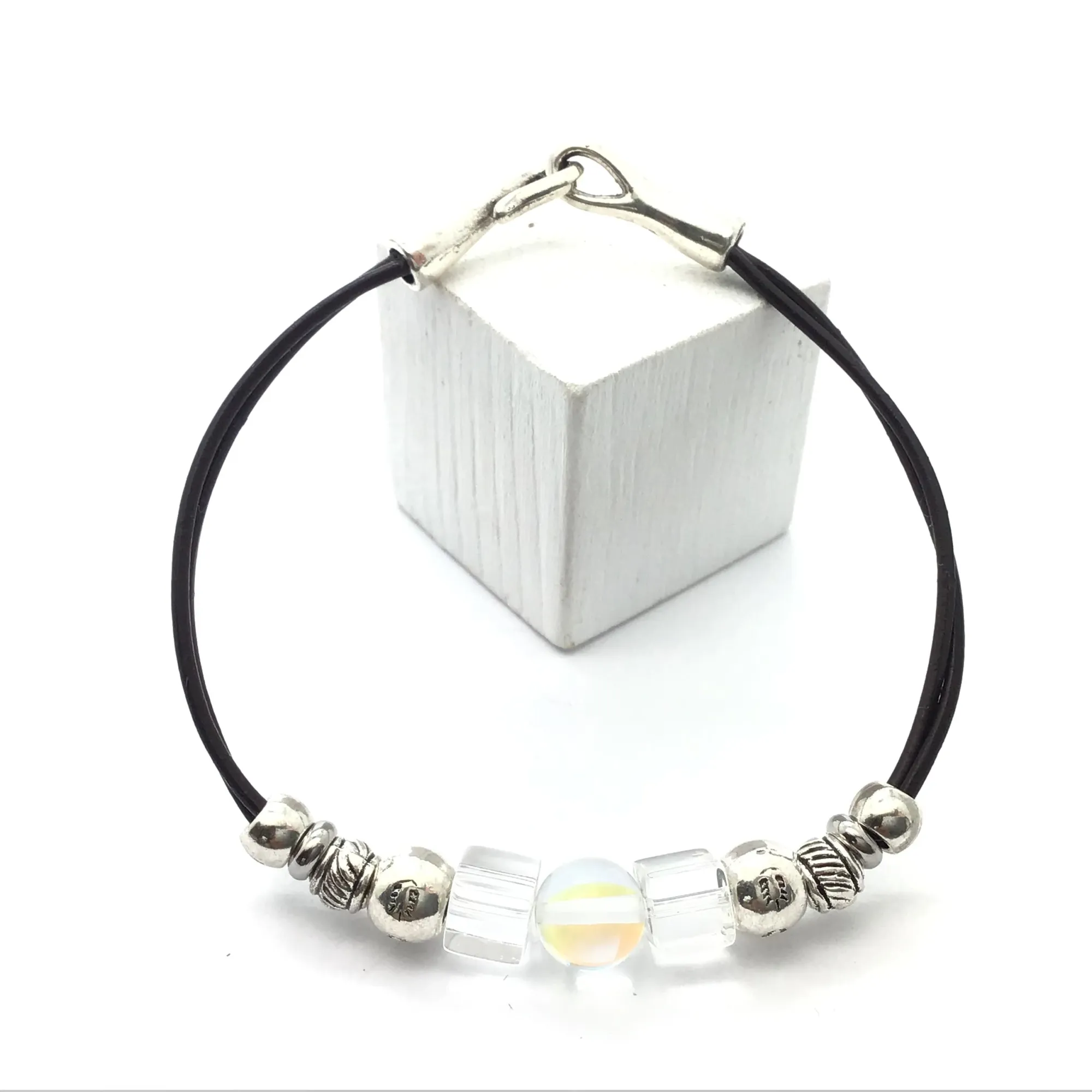 Pulsera de abalorios varios